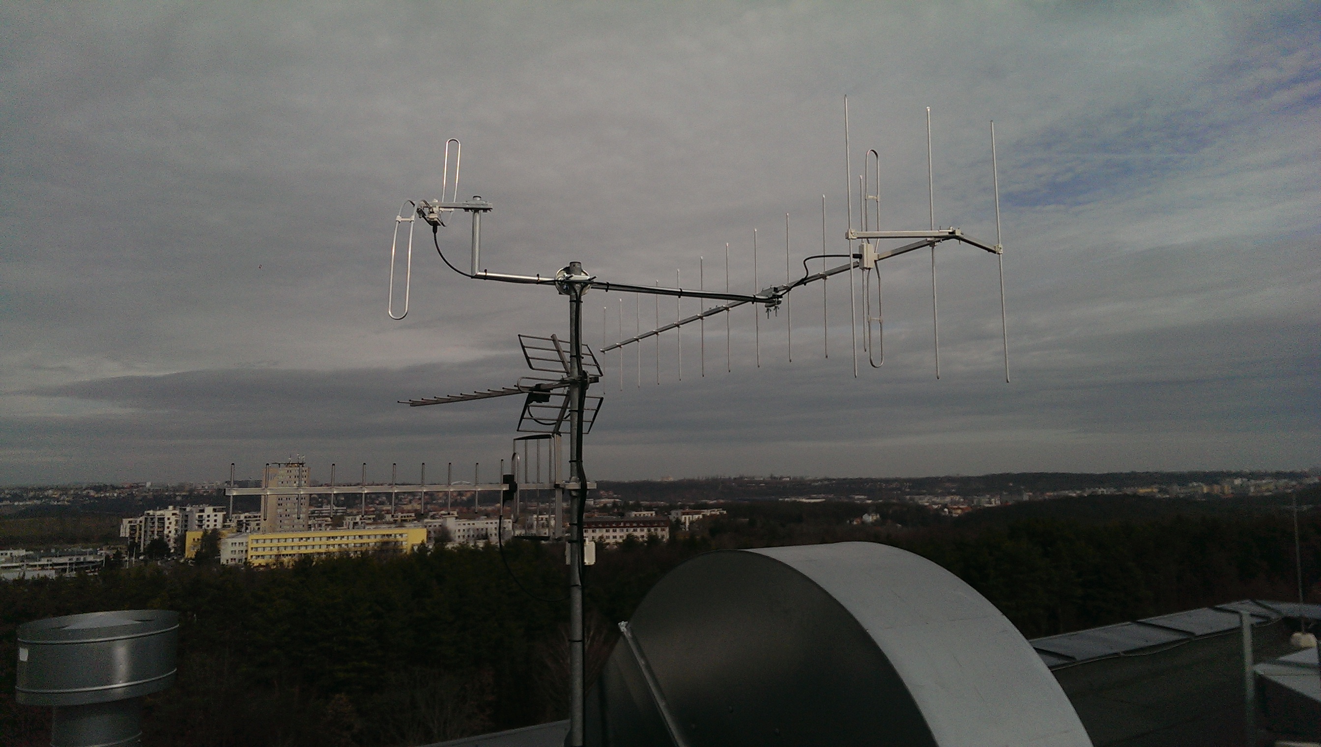 Antény pro TV, FM i DAB+